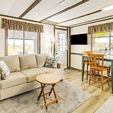 6 Mi to Old Town, Panoramic Views: Cottonwood Gem!