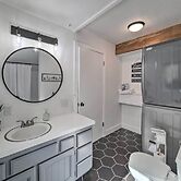 Bright & Airy Liberty Lake Abode w/ Backyard!