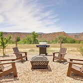 Hot Tub & Views: Modern Home 15 Mi to Zion NP