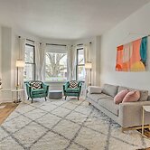 Spacious Oak Park Home, 11 Mi to Downtown Chicago!