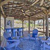 Lake House Haven: Fire Pit, Boat Dock + More!