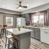 Charming Curtis House: Large Deck w/ Lake View!