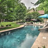 The White Elephant Inn Getaway w/ Pool & Hot Tub!