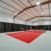 Deck & Indoor Pickleball Court: West Sedona Home!