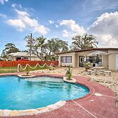 Cozy Melbourne Home w/ Deck & Pool: 5 Mi to Beach!