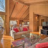 Fire Pit & Grill: Lakefront Poconos Cottage!