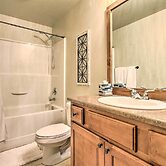 Townhome w/ Private Hot Tub, 8 Mi to Downtown