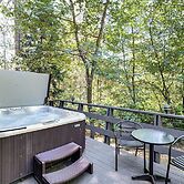 'the Cub House' w/ Hot Tub & Arcade in Arnold!