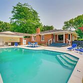 Charming Home w/ Pool + Deck ~ 9 Mi to Umich!