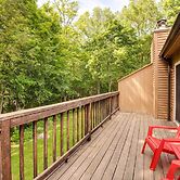 Lovely White Mountains Condo: Hike, Ski & Unwind!