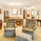Lovely White Mountains Condo: Hike, Ski & Unwind!
