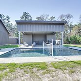 Modern Kennard Cabin w/ 3 Casitas - Walk to Pond!