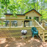 Sunroom, Deck & Grills: Marquette Cottage!