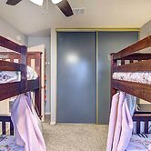 4 Mi to Joe Pool Lake: Home in Grand Prairie