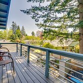 Bellevue Abode: Balcony, 13 Mi to Downtown Seattle
