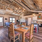 Modern Stephenville Farmhouse: 8 Mi to Dtwn!