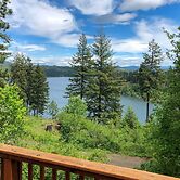 Cave Bay Vacation Rental w/ Game Room!