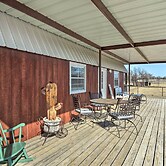 Boyd Countryside Cabin w/ Patio & Farm Views