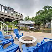 Lakefront Granite Shoals Escape w/ Dock!