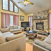 Hot Tub + Deck: Pet-friendly Poconos Getaway!