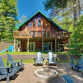 Lakefront Hazelhurst Cabin: Dock & Pool Table