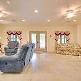 Family-friendly Retreat w/ Deck in Cassville!
