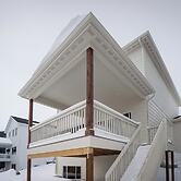 Family-friendly Townhome ~ 2 Mi to Windsor Lake!