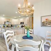 2 Mi to Beach: Ocean View Oasis w/ Resort Access!