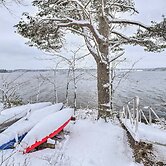 Cozy Waterfront Cottage on Montsweag Bay!
