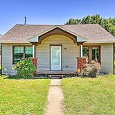 Centrally Located Lawton Home: Dogs Welcome!