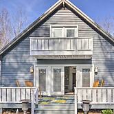 Blue Ridge Retreat w/ Mountain Views & Deck