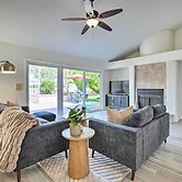 Private Pool, Gas Grill: Chic Glendale Home!