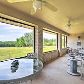 Charming Cameron Farm Retreat ~ 41 Mi to Tamu