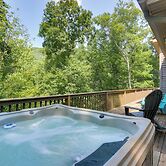 Spacious Mcgaheysville Home: Hot Tub & Pool Table!