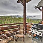 Ski-in/ski-out Condo w/ Hot Tub & Mtn Views!