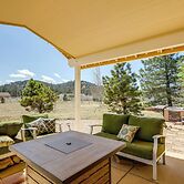 Flagstaff Home w/ Hot Tub & Mountain Views
