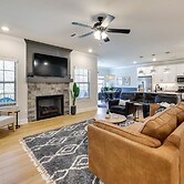 Biking Haven: Charming Bella Vista Home w/ Games!