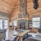 Cozy Heber-overgaard Cabin w/ Fire Pit, Game Room!