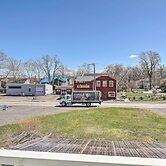 Downtown Canandaigua Apt: 1 Mi to Lake & Pier!