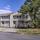 1 Mi to Beach & Boardwalk: Family Townhome