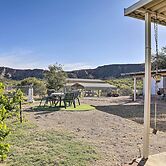 Roosevelt Retreat w/ Fire Pit ~ 3 Mi to Lake!