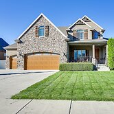Great Salt Lake House: 5,000 Sq Ft, Mtn Views!