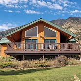 Cozy Henrys Lake Escape - 20 Miles to Yellowstone!