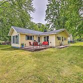 Cottage on Tubbs Lake w/ Fire Pit Near Skiing!
