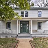 'thomson Farm' Classic Home < 10 Mi to Vineyards!