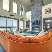 Oceanfront Home w/ Hot Tub, Sauna, 8 Mi to Newport