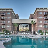 Walk to Golf & Beach: Queens Bay Resort Condo