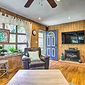 Charming Hampton Bays Home 5 Mi to Coopers Beach
