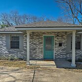 Cozy Home Blocks to Georgetown Square & SU!