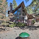 Fire Pit & Wraparound Porch: Munds Park Cabin!